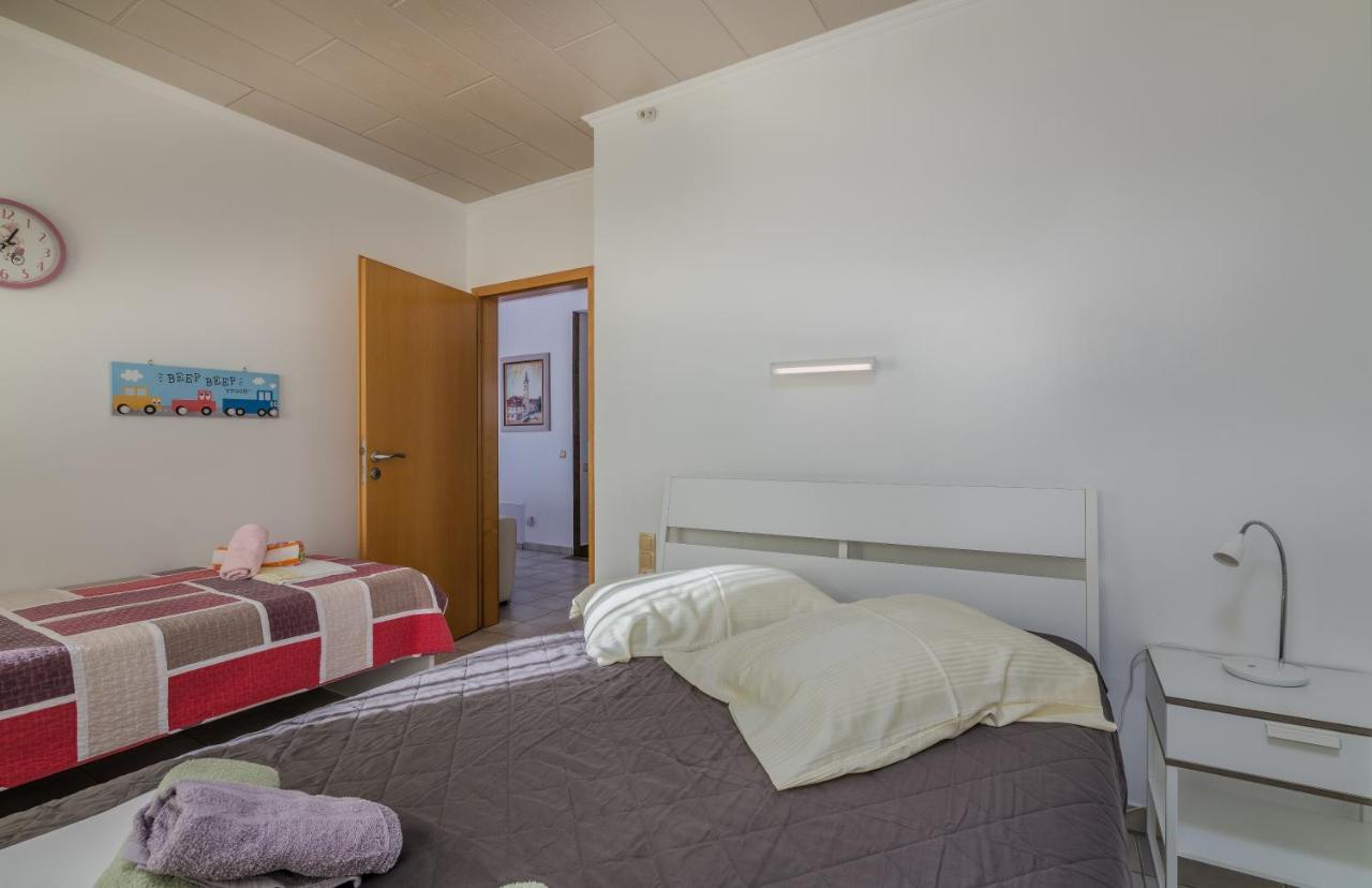 Holiday Home Nika Linardici Exterior photo