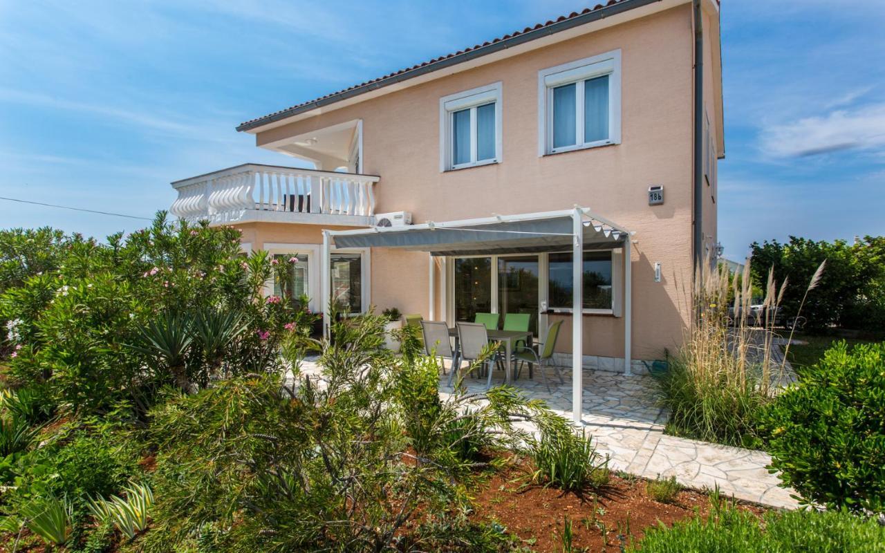 Holiday Home Nika Linardici Exterior photo