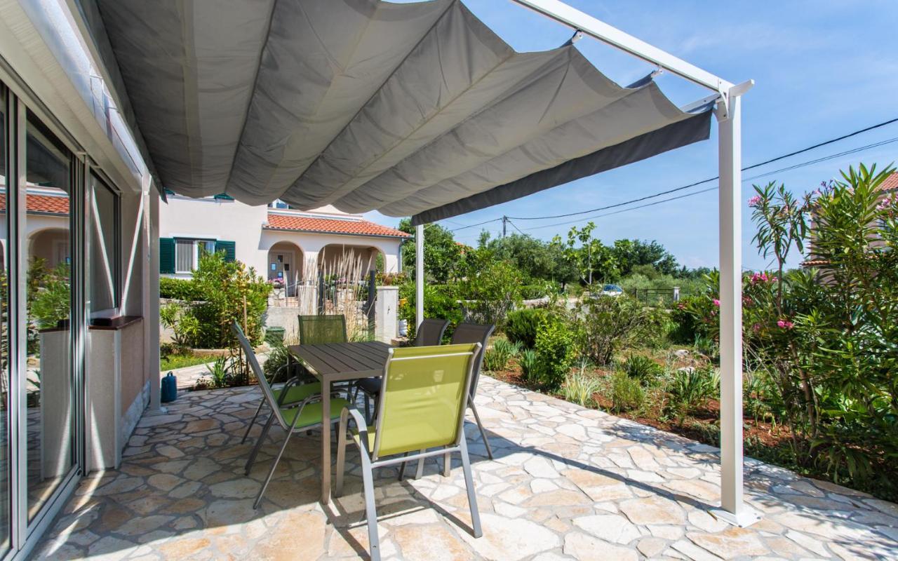 Holiday Home Nika Linardici Exterior photo